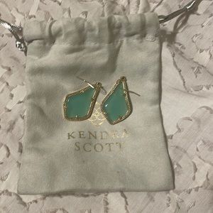 EUC Kendra Scott earrings